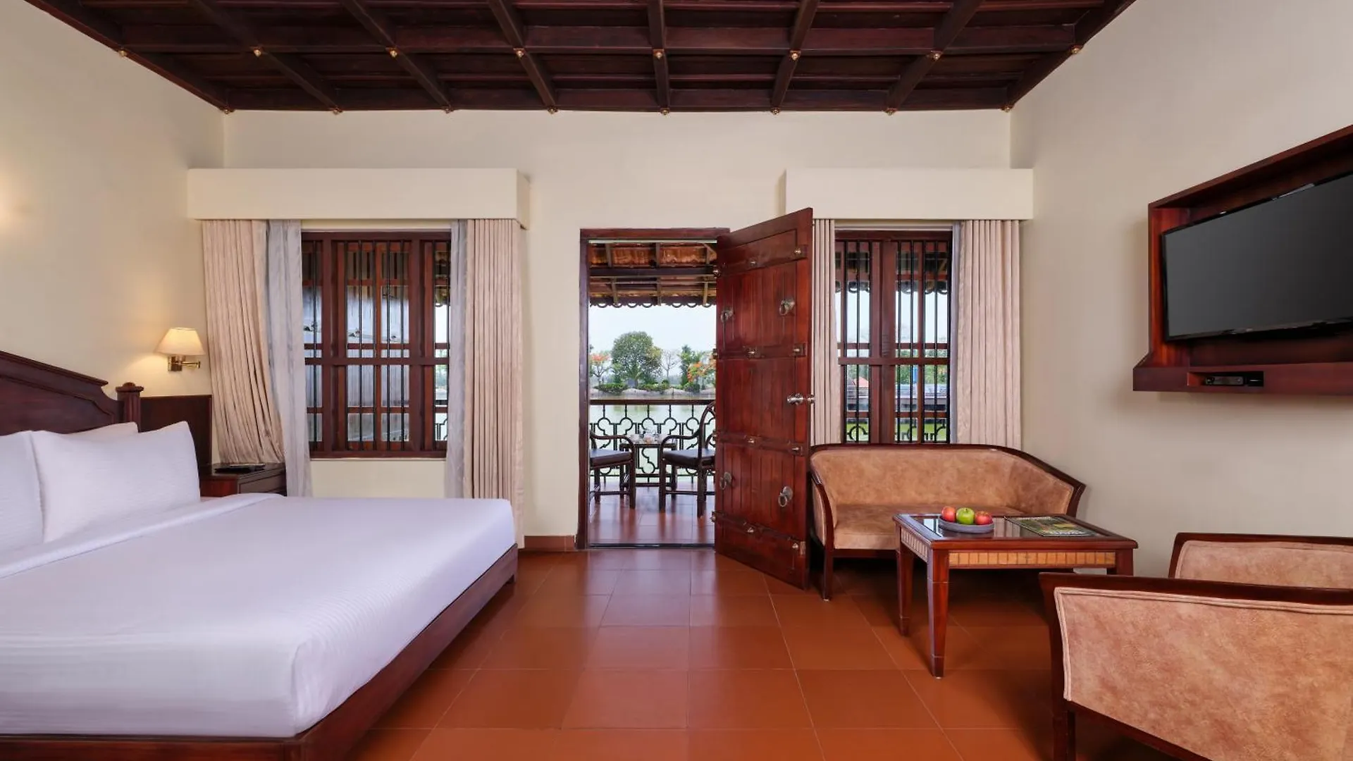 Sterling Lake Palace Alleppey Alappuzha Indien