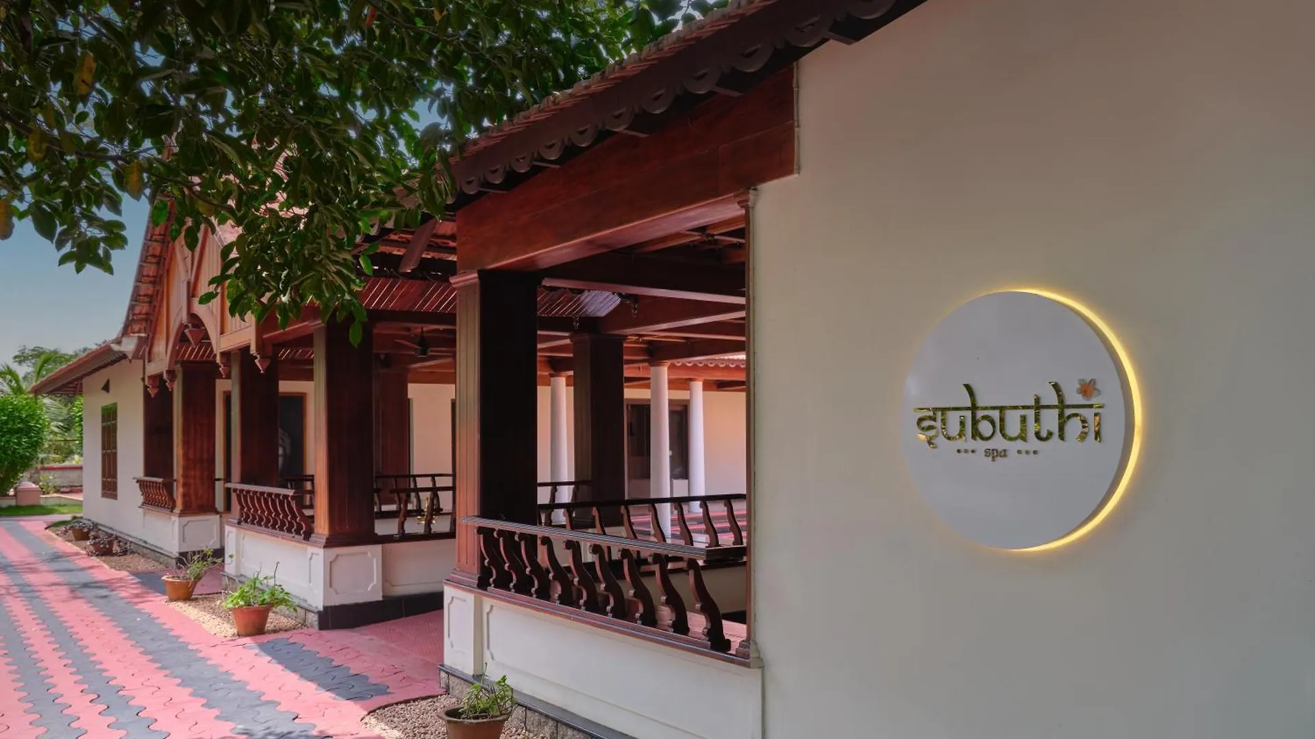 Sterling Lake Palace Alleppey Alappuzha 5*,  Indien