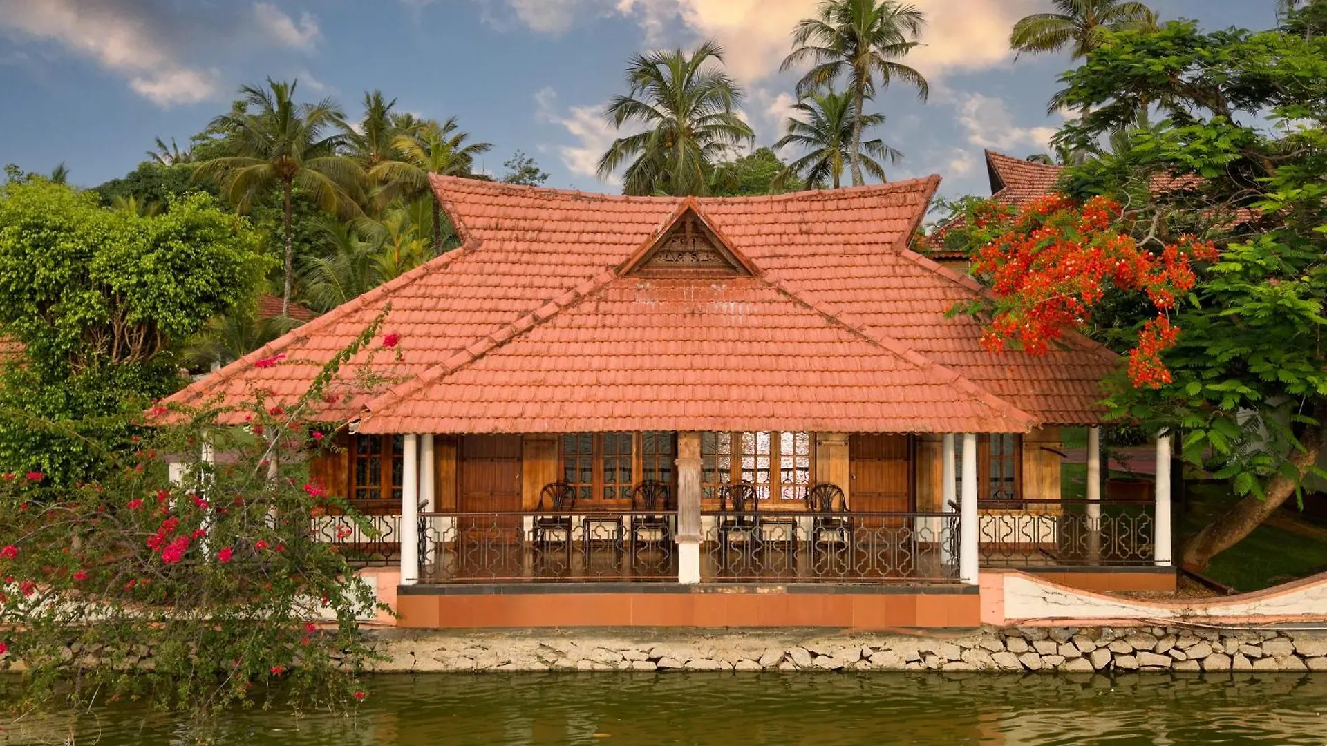 Sterling Lake Palace Alleppey Alappuzha Resort