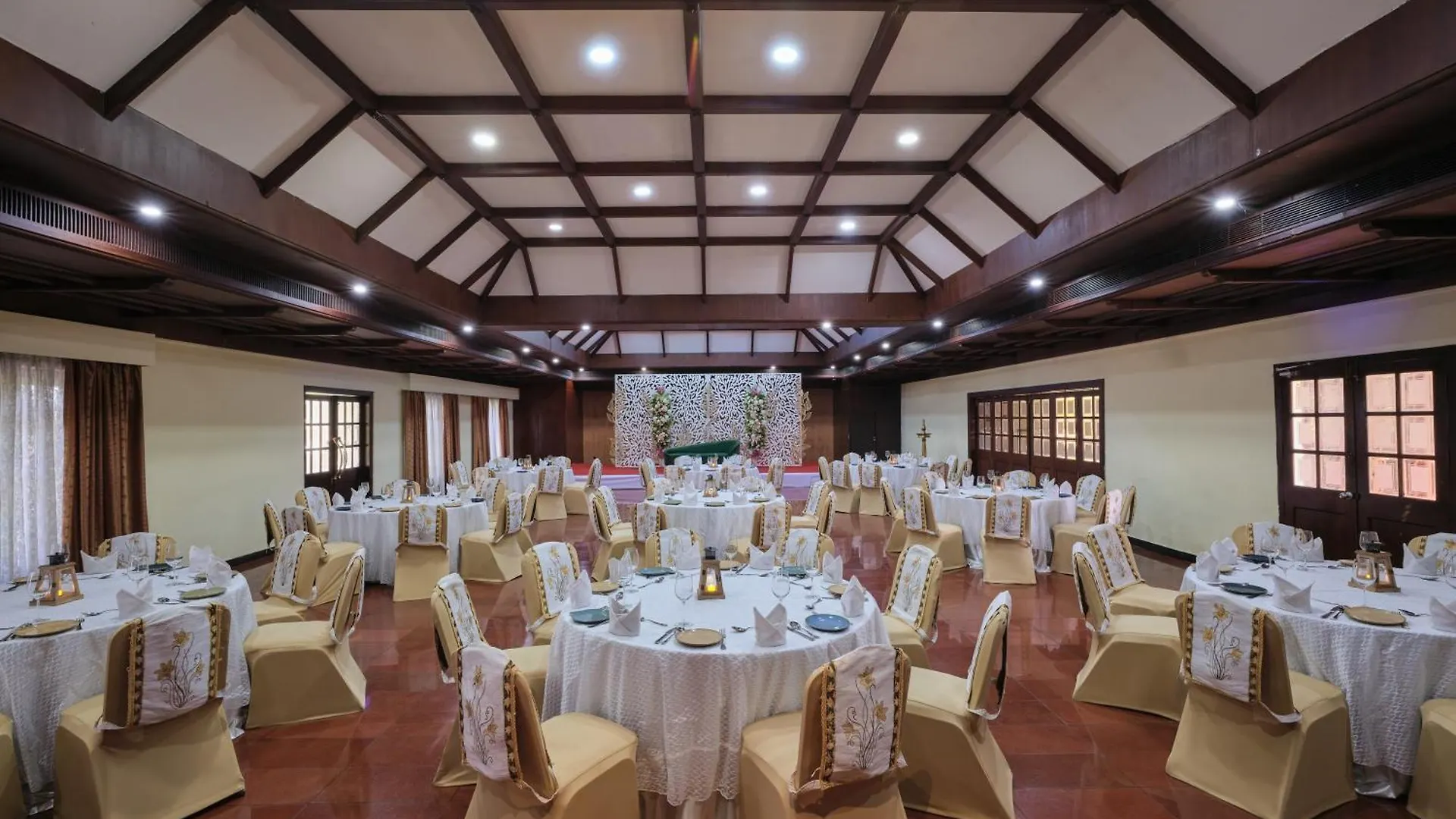 Resort Sterling Lake Palace Alleppey Alappuzha